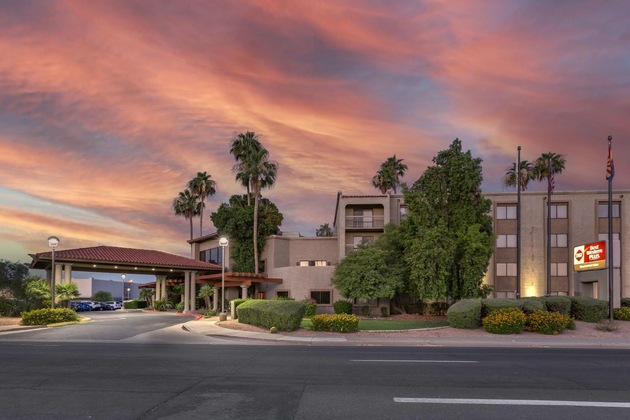 Gallery - Best Western Plus Scottsdale Thunderbird Suites