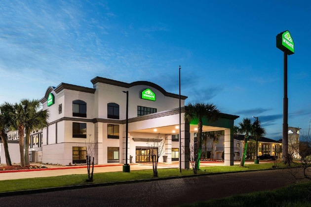 Gallery - Wingate By Wyndham Sulphur Near Lake Charles