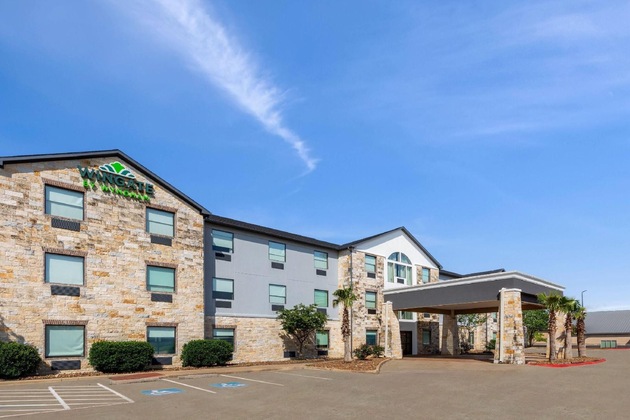 Gallery - Wingate By Wyndham College Station South