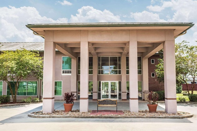 Gallery - Ramada By Wyndham Luling