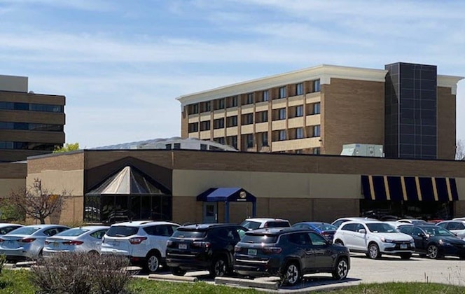 Gallery - Holiday Inn Milwaukee Brookfield By Ihg
