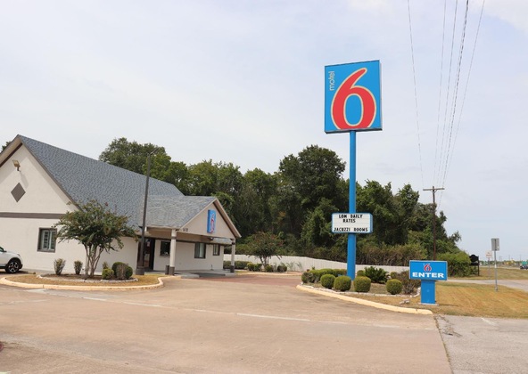 Gallery - Motel 6 Alvin, Tx