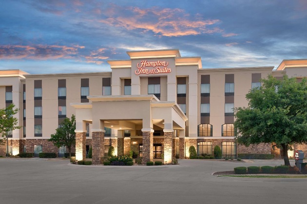 Gallery - Hampton Inn & Suites Ft. Worth-Burleson