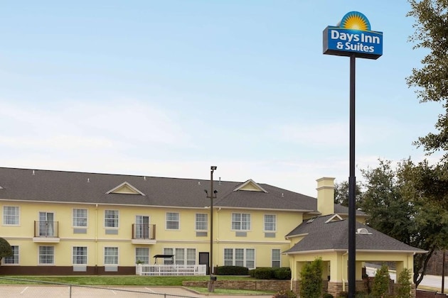 Gallery - Days Inn & Suites By Wyndham Euless Dfw Airport South