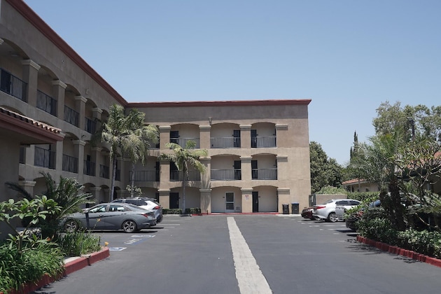 Gallery - Harbor Inn & Suites