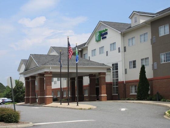 Gallery - Holiday Inn Express & Suites Charlottesville - Ruckersville, An Ihg Hotel