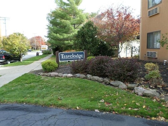 Gallery - Travelodge By Wyndham Cleveland Lakewood