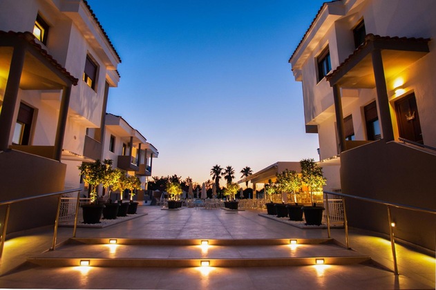 Gallery - Acrotel Lily Ann Village