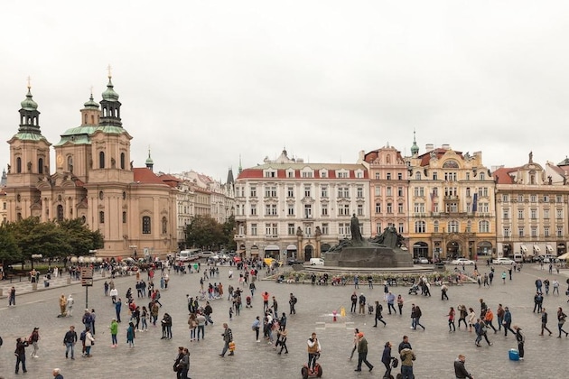 Gallery - Old Town Square Residence By Emblem
