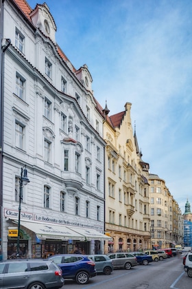 Gallery - Old Town Square Apartments