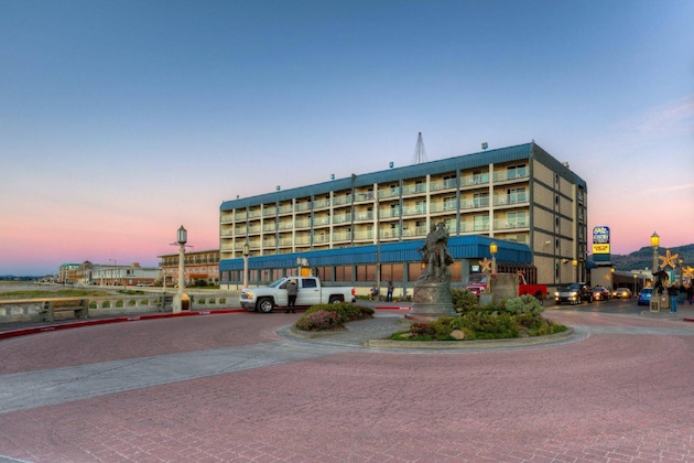 Gallery - Promenade Inn & Suites Oceanfront
