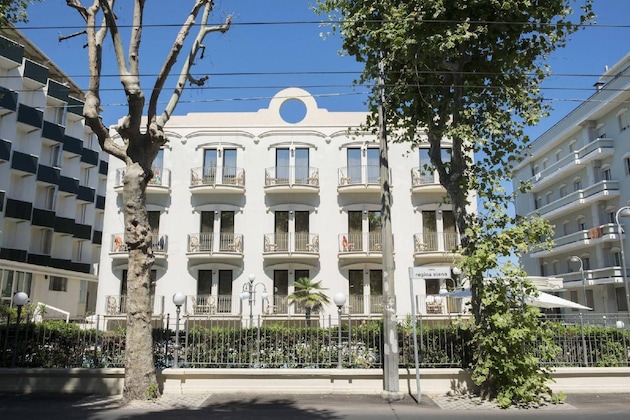 Gallery - Hotel Ambassador