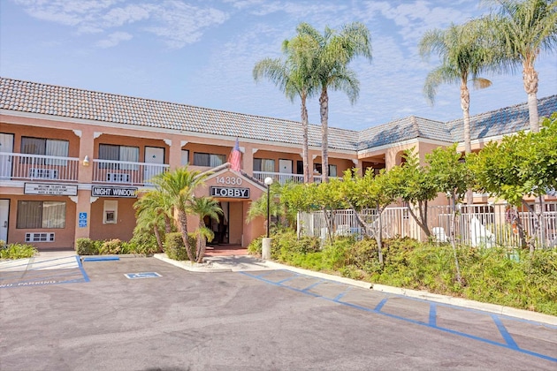 Gallery - Days Inn By Wyndham Whittier Los Angeles