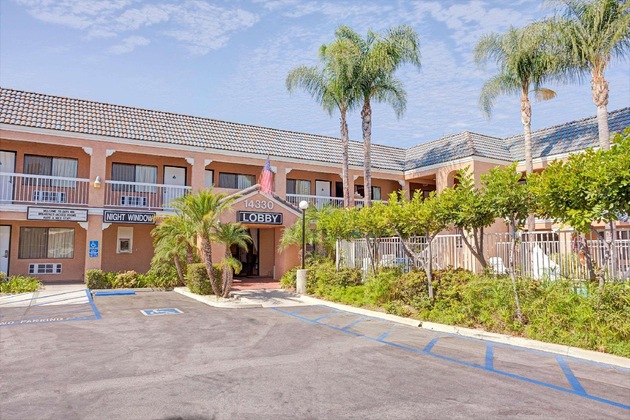 Gallery - Days Inn By Wyndham Whittier Los Angeles