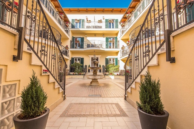 Gallery - Aurelia Vatican Apartments
