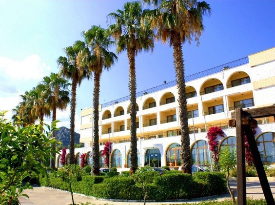 Gallery - Silver Bay Hotel & Bungalows