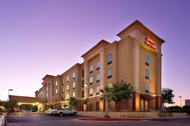 Gallery - Hampton Inn & Suites San Antonio-Airport