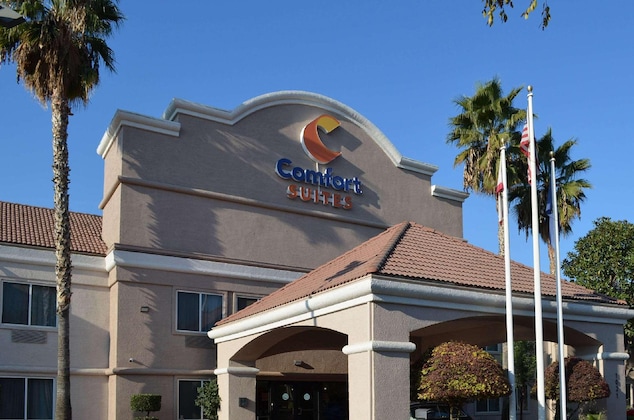 Gallery - Comfort Suites Tulare
