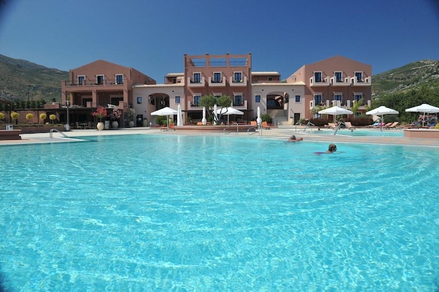 Gallery - Utopia Resort And Spa