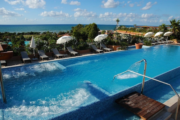 Gallery - Acacia Resort MClub