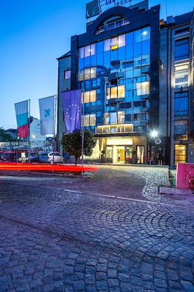 Gallery - City Avenue Hotel