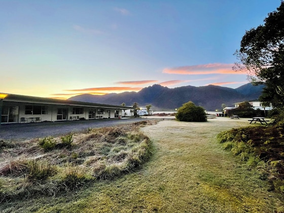 Gallery - Glacier View Motel