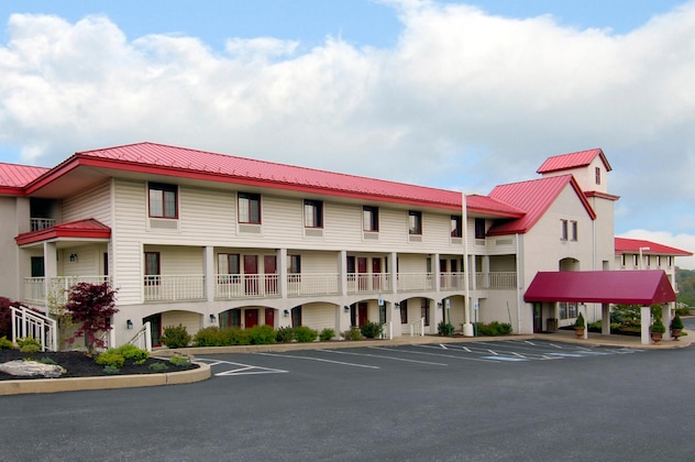 Gallery - Red Roof Inn Lancaster