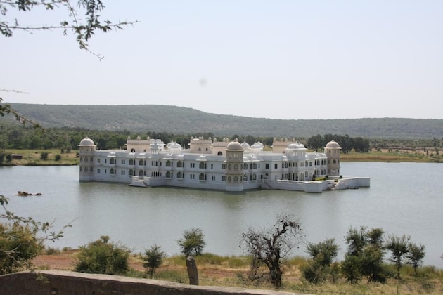 Gallery - Justa Lake Nahargarh Palace