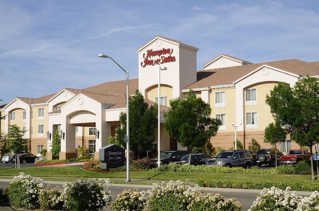 Gallery - Hampton Inn & Suites Redding