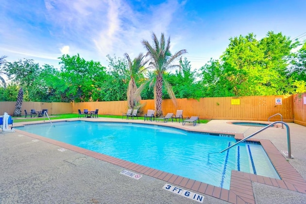 Gallery - La Quinta Inn & Suites By Wyndham Houston Hobby Airport