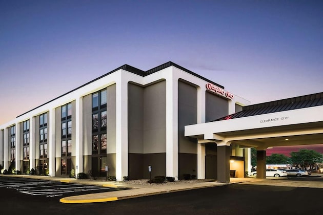 Gallery - Hampton Inn West Springfield