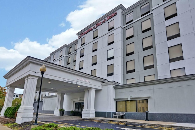 Gallery - Hampton Inn & Suites Newark Harrison Riverwalk
