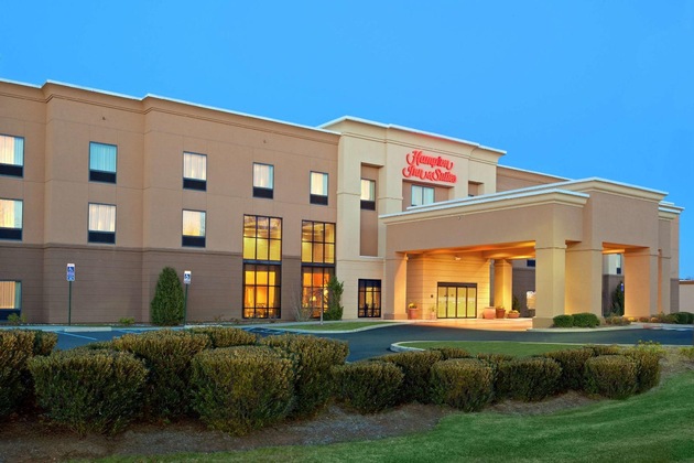 Gallery - Hampton Inn & Suites Hartford Manchester