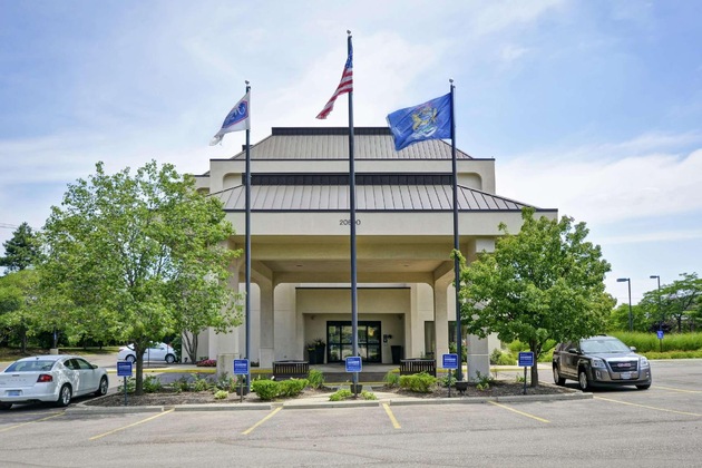 Gallery - Hampton Inn Detroit Northville