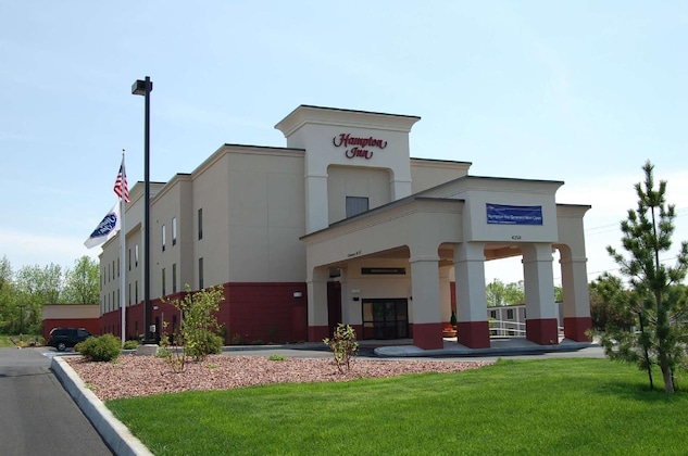Gallery - Hampton Inn Geneseo