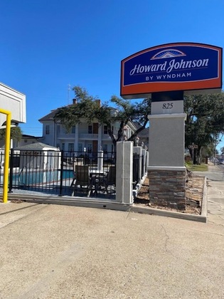 Gallery - Howard Johnson By Wyndham Historic Lake Charles
