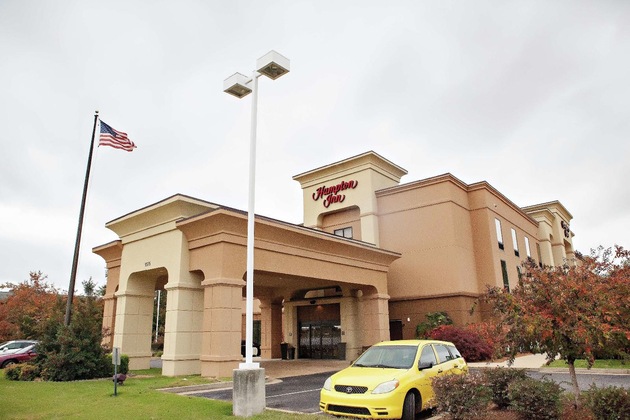 Gallery - Hampton Inn Martin