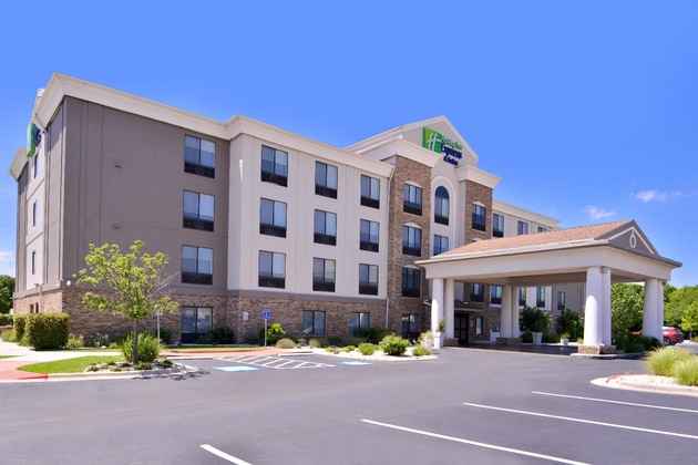 Gallery - Holiday Inn Express & Suites Selma By Ihg