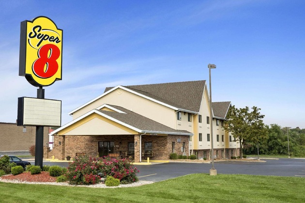 Gallery - Super 8 By Wyndham Alton