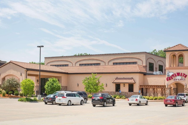 Gallery - Ramada Tropics Resort & Conf Center By Wyndham Des Moines