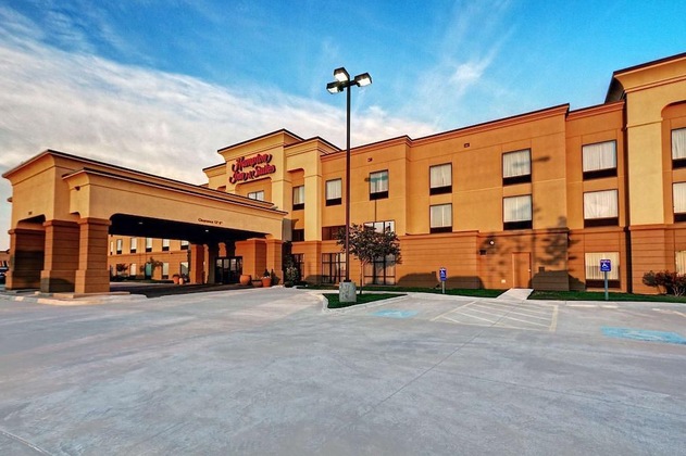 Gallery - Hampton Inn & Suites Altus
