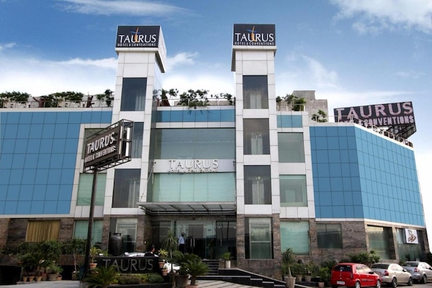 Gallery - Taurus Sarovar Portico