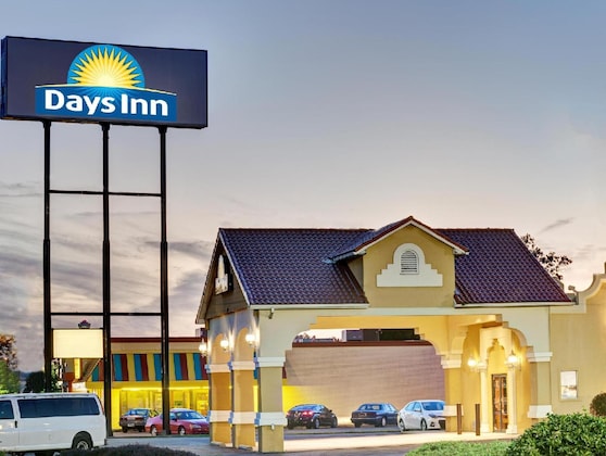 Gallery - Days Inn by Wyndham Louisville Airport Fair and Expo Center