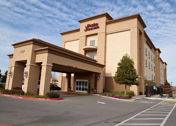Gallery - Hampton Inn & Suites Pittsburg