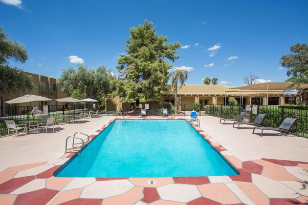 Gallery - Days Hotel By Wyndham Peoria Glendale Area