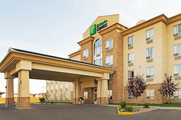 Gallery - Holiday Inn Express & Suites Grande Prairie By Ihg