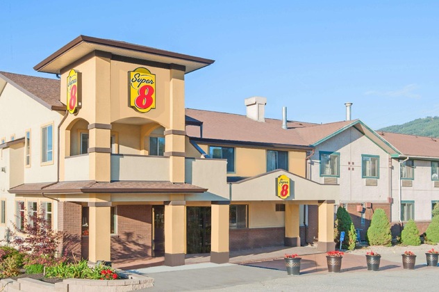 Gallery - Super 8 By Wyndham Salmon Arm