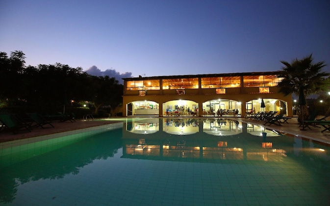 Gallery - Marina Del Marchese Beach Resort