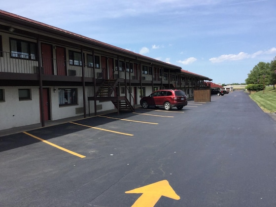 Gallery - Econo Lodge South