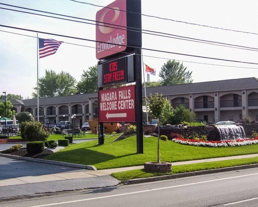 Gallery - Econo Lodge At The Falls North